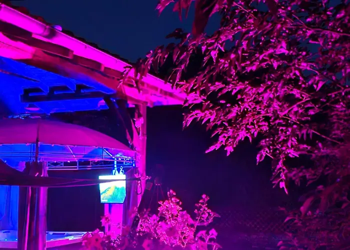 Domaine Le Clos Du Figuier Grisolles Bed and Breakfast